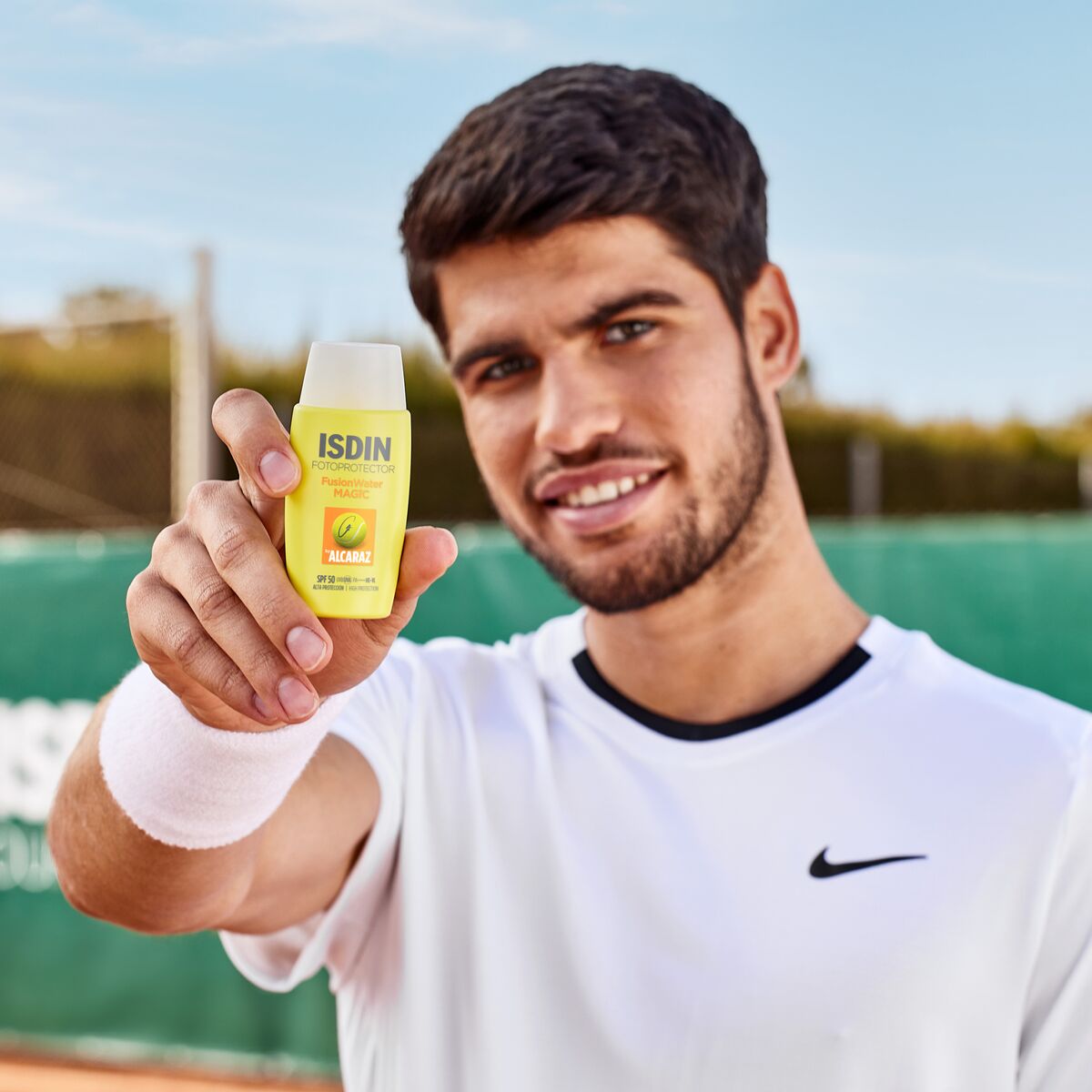 Isdin Fotoprotector FusionWater Magic by Alcaraz SPF50 50ML - Ultra-light facial sunscreen formulated for athletes.