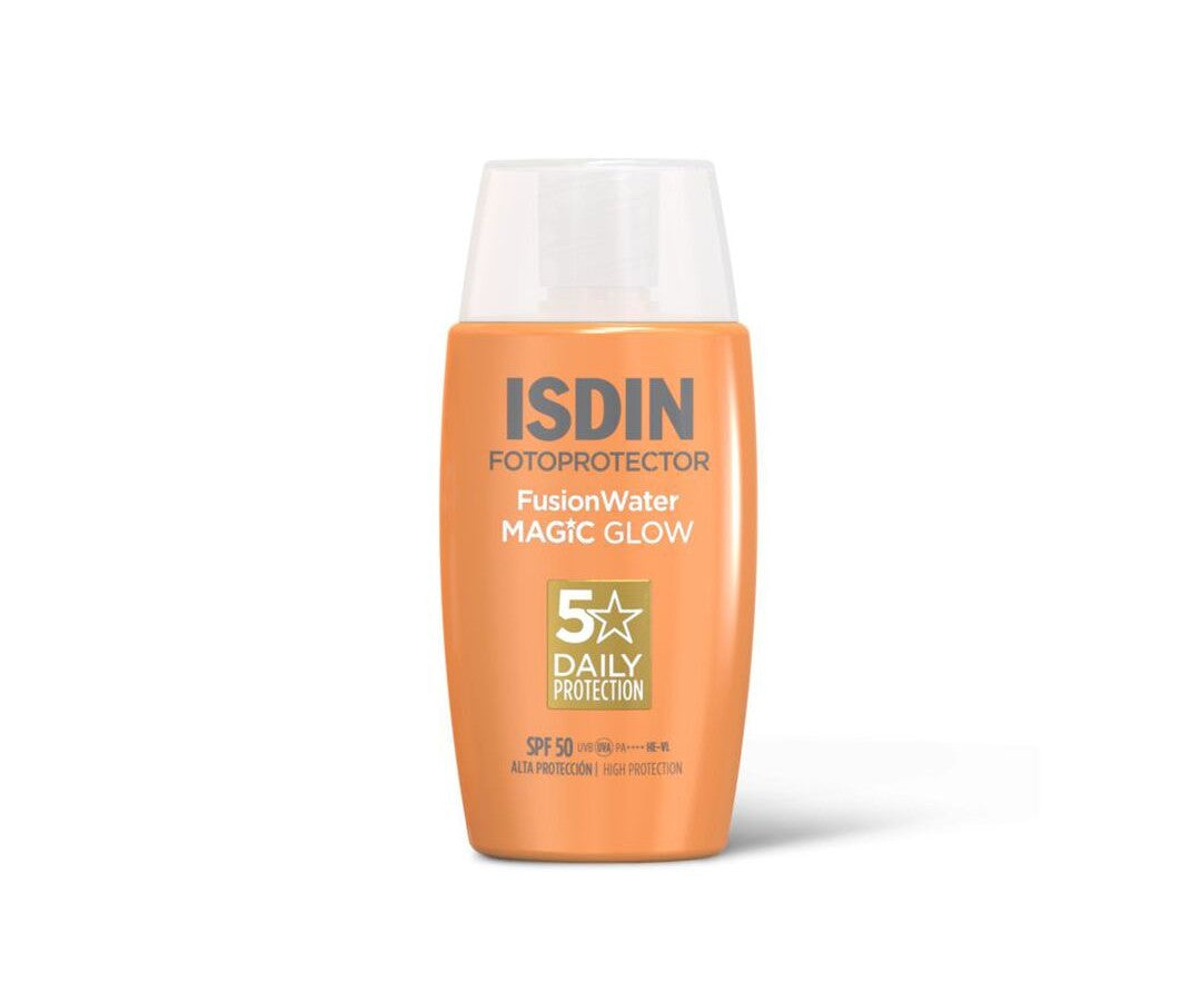 Isdin Fotoprotector FusionWater Magic Glow SPF50 50ML - Ultra-light facial sunscreen with a glow effect.