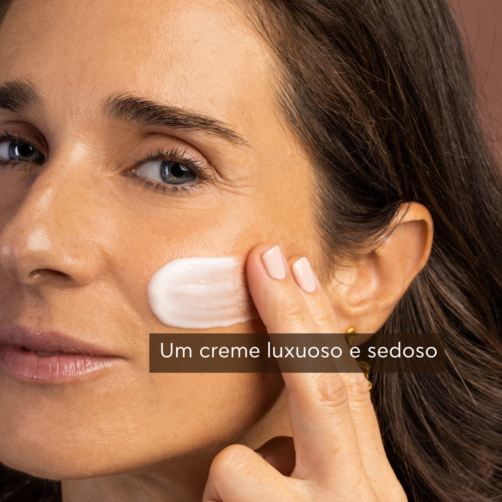 APIVITA Queen Bee Absolute Anti-Aging and Rejuvenating Cream - Rich Texture