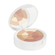 Avène Pó Mosaico Natural Couvrance, matifica e realça traços do rosto
